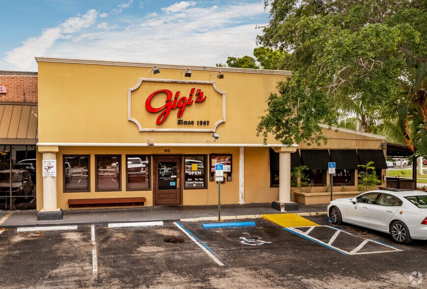 More Photos Of 5921 4th St N, Saint Petersburg Storefront For Lease