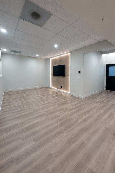 More Photos Of 14369 Keil Rd NE, Aurora Industrial For Sale