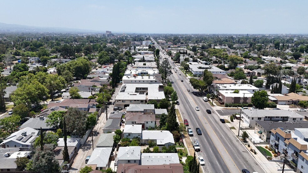 More Photos Of 13350 Victory Blvd, Van Nuys Apartments For Sale