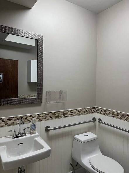 More Photos Of 574 Schenectady Ave, Brooklyn Rehabilitation Center For Lease