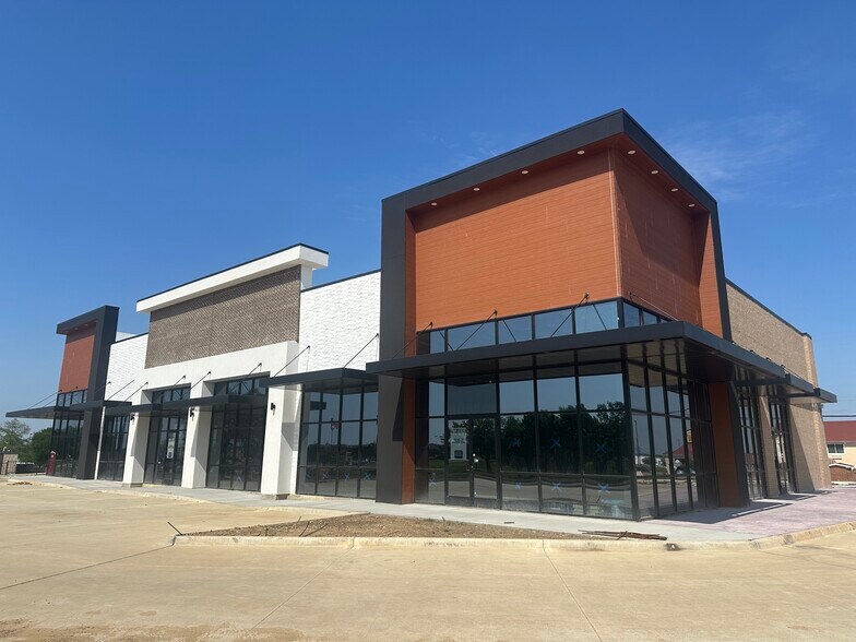 More Photos Of 13351 South Fwy, Burleson Restaurant For Lease