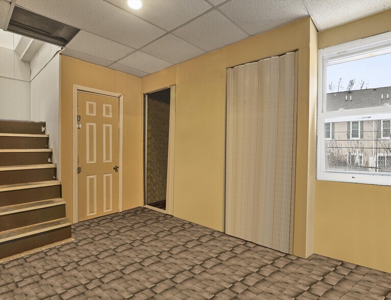 More Photos Of 2080 Milford Rd, East Stroudsburg Restaurant For Lease