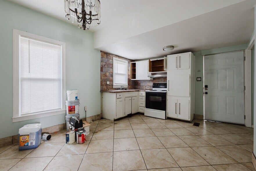 More Photos Of , Lexington Specialty For Sale