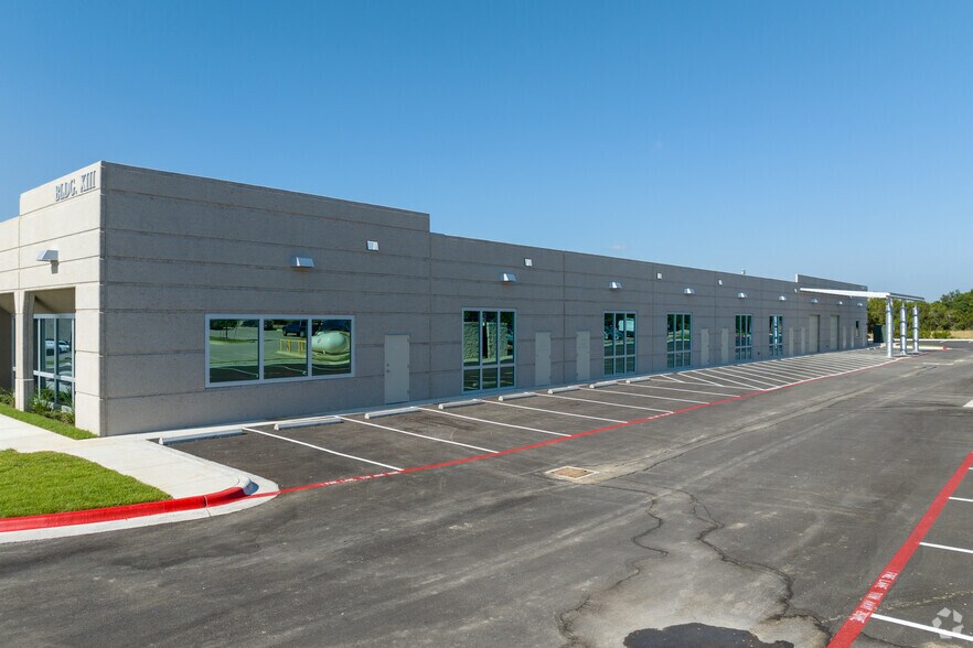 More Photos Of 1320 Arrow Point Dr, Cedar Park Unknown For Lease