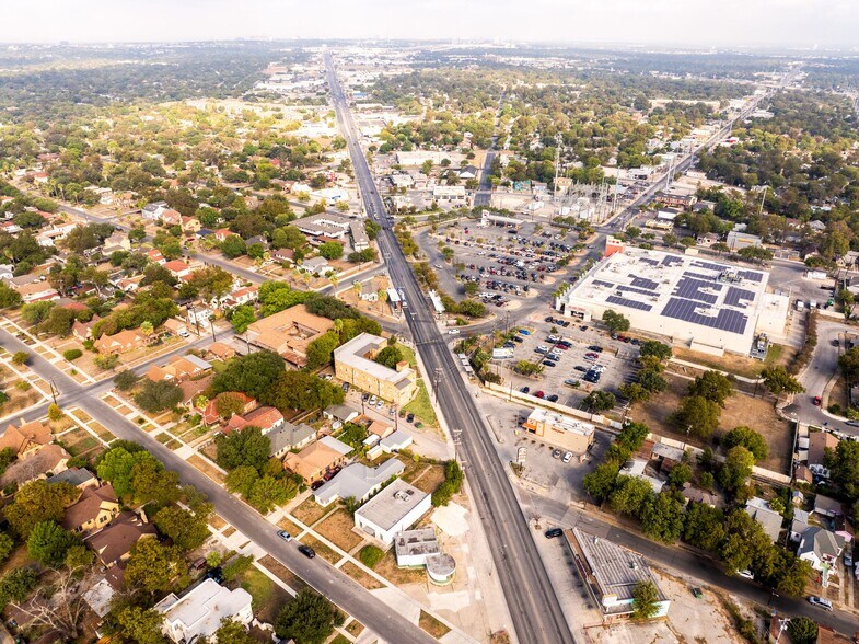 More Photos Of 2031 Fredericksburg Rd, San Antonio Apartments For Sale