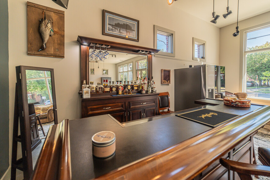 More Photos Of 333 N 9th St, Paducah Storefront Retail Residential For Sale