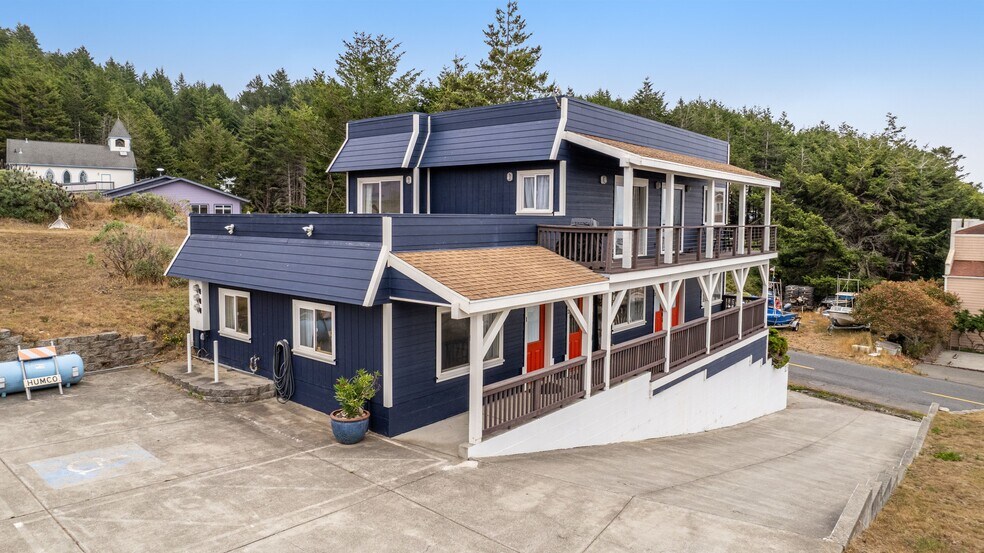 More Photos Of 129 Lower Pacific Dr, Whitethorn General Retail For Sale