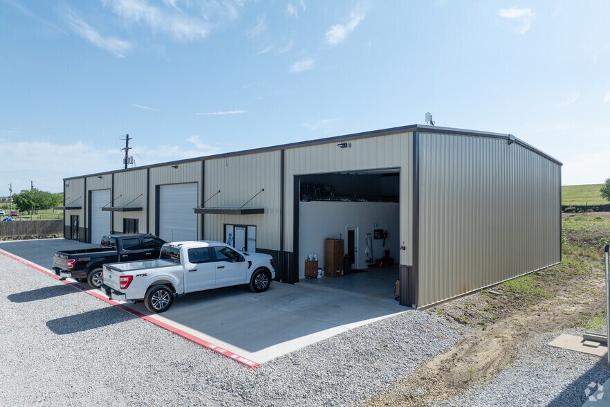 More Photos Of 2346 Seaborn Rd, Ponder Unknown For Lease