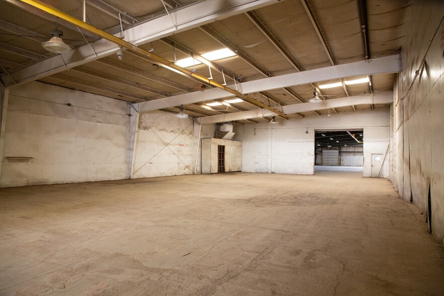 More Photos Of 2301 Bridgeport Dr, Sioux City Manufacturing For Lease