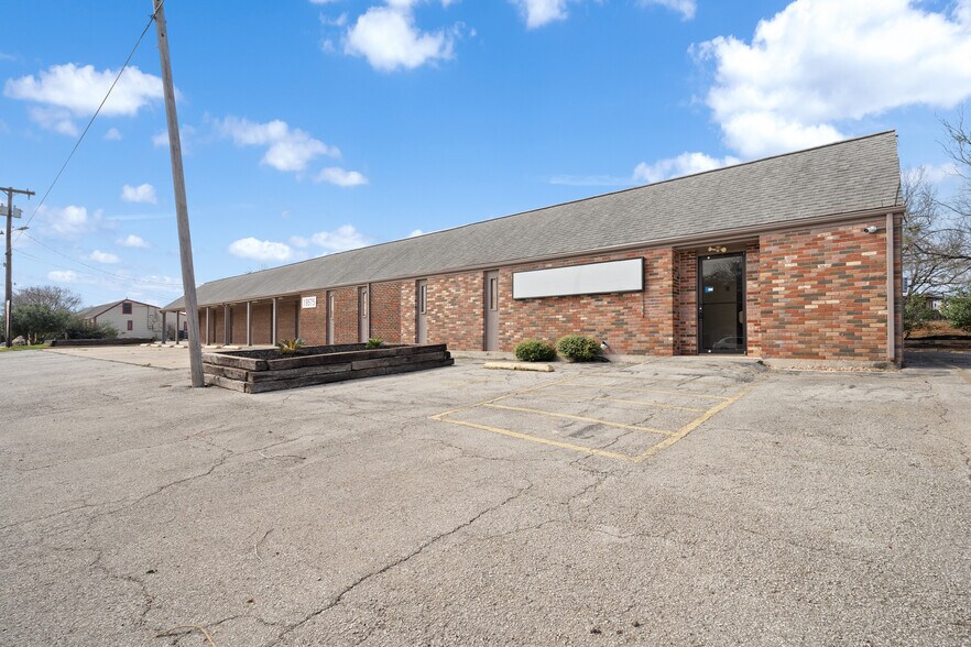 More Photos Of 19575 K St, Somerset Medical For Sale