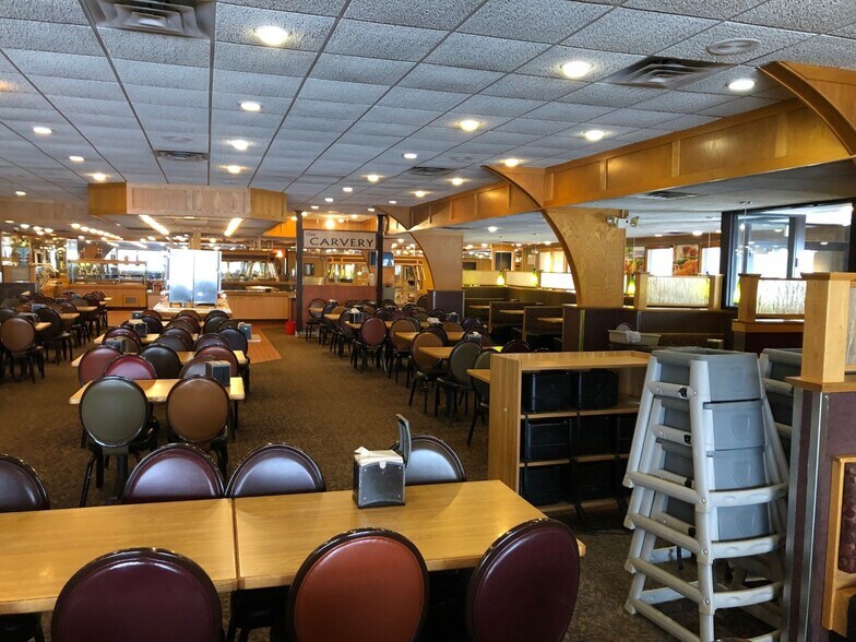 More Photos Of 2613 E Clairemont Ave, Eau Claire Restaurant For Lease