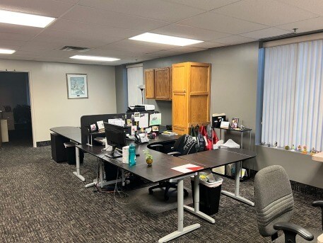 More Photos Of 8345 Commerce Dr, Chanhassen Service For Sale