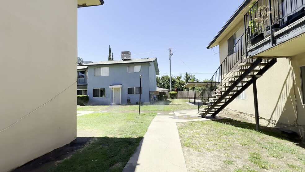 More Photos Of 475 N Manila Ave, Fresno Apartments For Sale