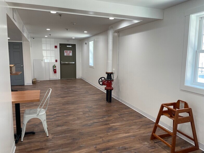 More Photos Of 121 Main St, Oswego Restaurant For Lease