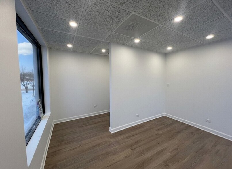 More Photos Of 620 S IL Route 31, Mchenry Office For Lease