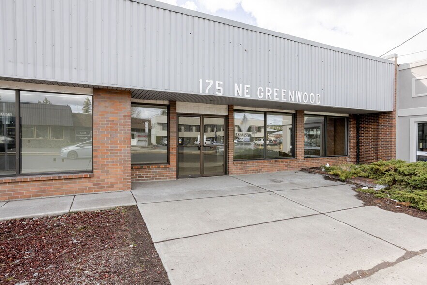 More Photos Of 999 NE 2nd St, Bend Freestanding For Lease