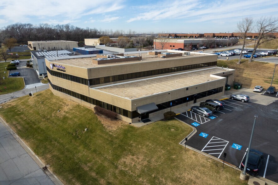 More Photos Of 1155-1220 Adams St, Kansas City Office For Lease