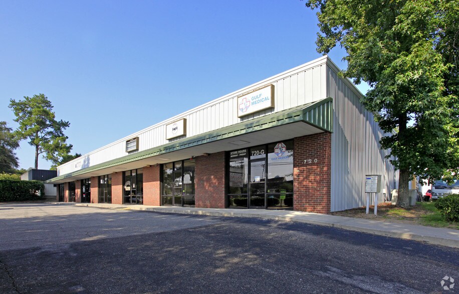 Primary Photo Of 720 NE Capital Cir, Tallahassee Unknown For Lease
