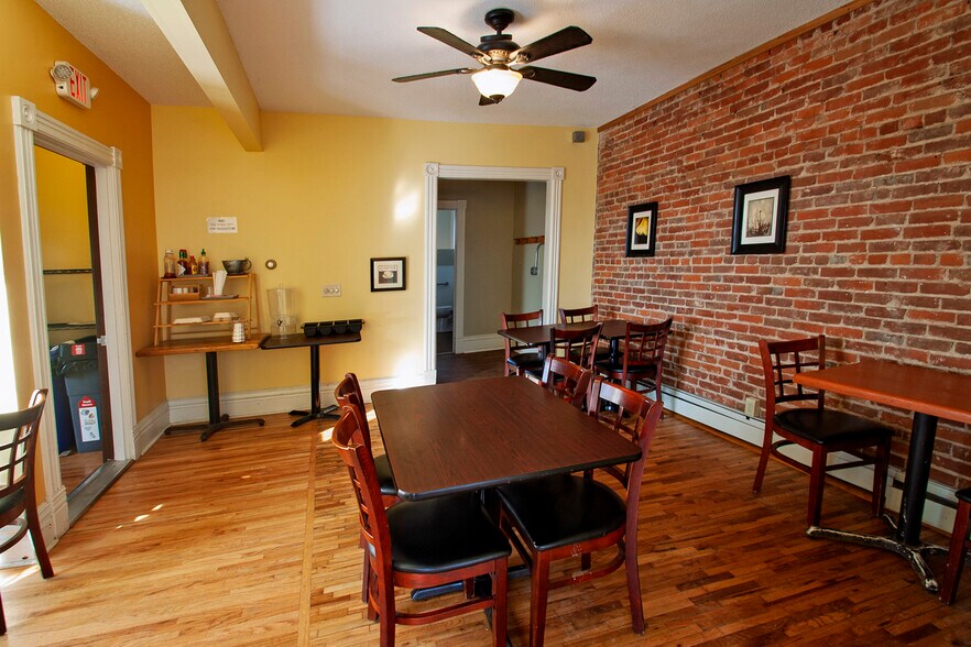 More Photos Of 725 7th St E, Saint Paul General Retail For Lease