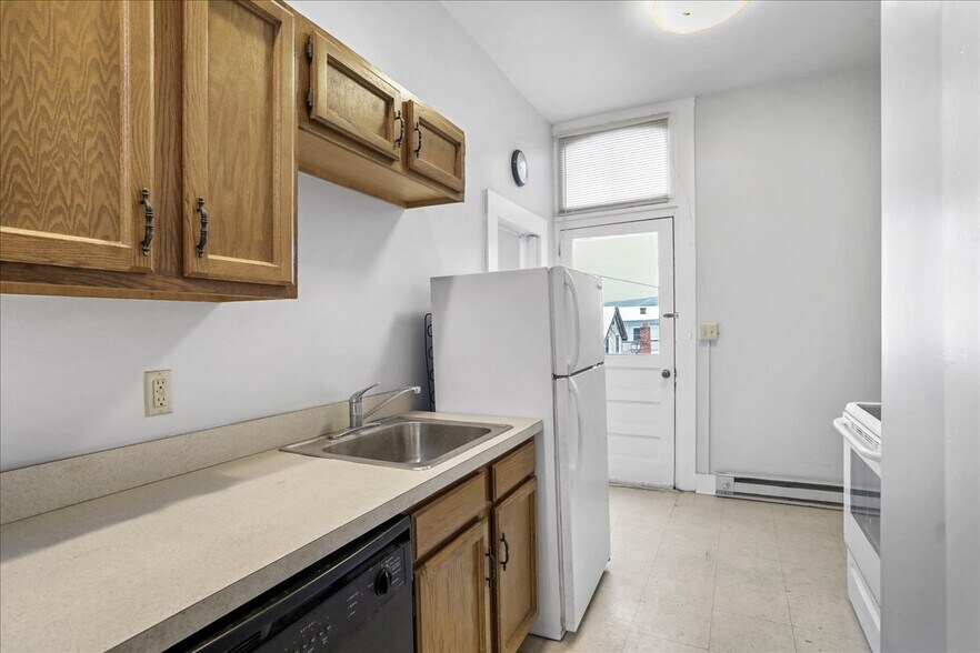 More Photos Of 229 E Union St, Cumberland Apartments For Sale