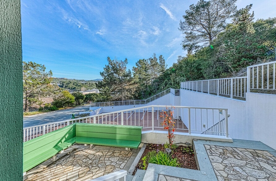 More Photos Of 120 Del Rey Gardens Dr, Del Rey Oaks Office For Sale