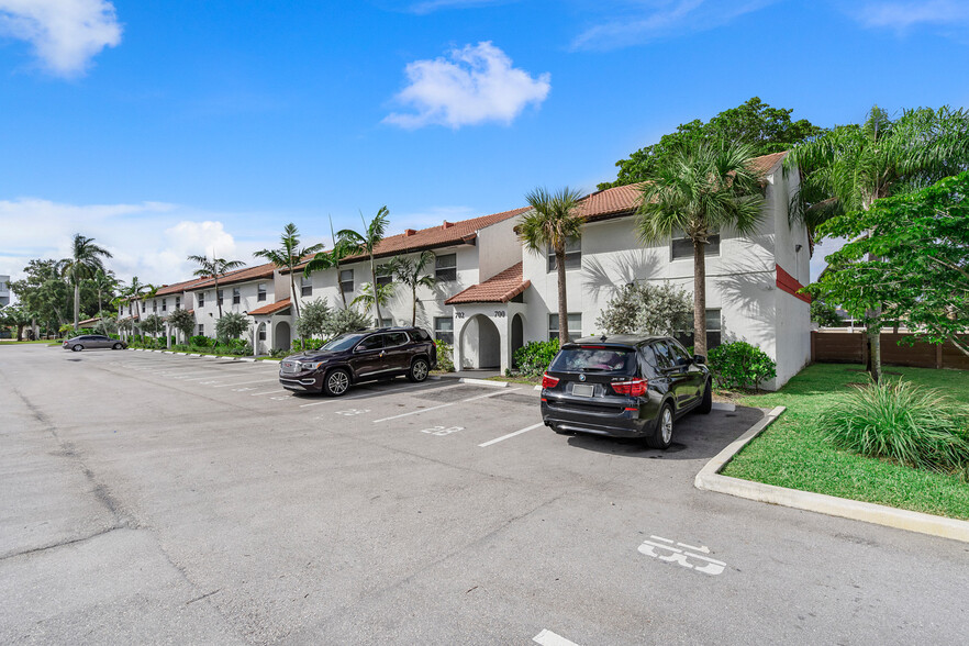 Primary Photo Of 700-728 SW 81st Ter, North Lauderdale Apartments For Sale