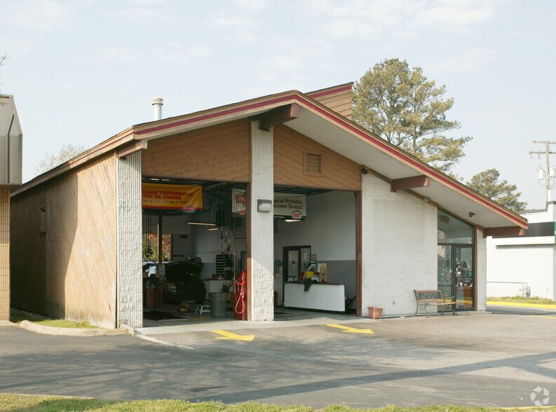 More Photos Of 5245 Indian River Rd, Virginia Beach Auto Repair For Lease