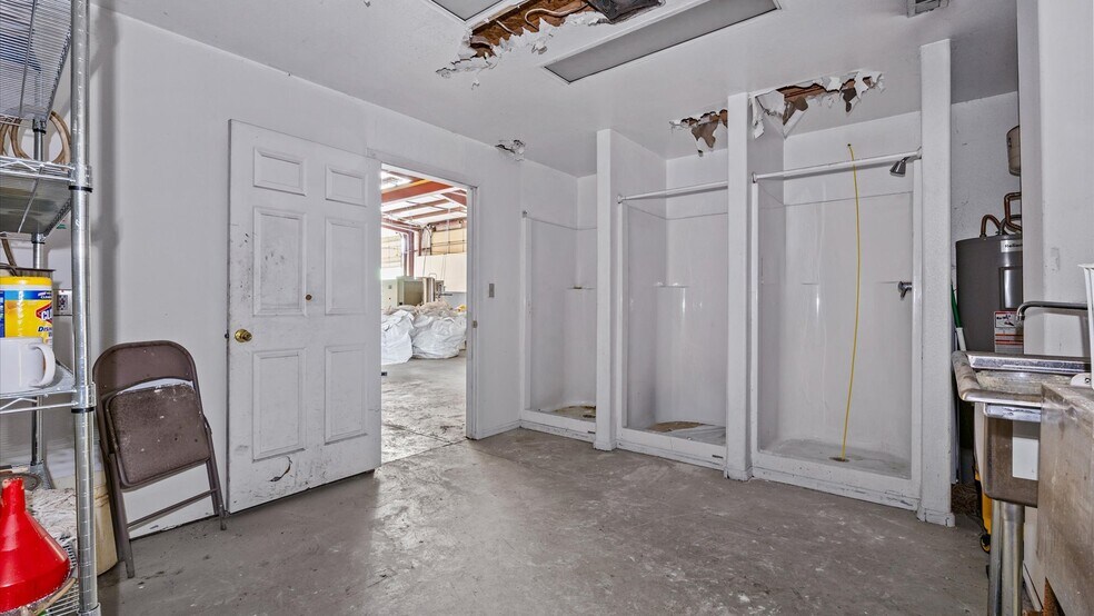 More Photos Of 1760 Gunnison Ave, Delta Warehouse For Sale