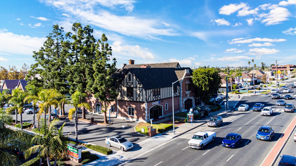 Primary Photo Of 14011 Beach Blvd, Westminster Bank For Sale