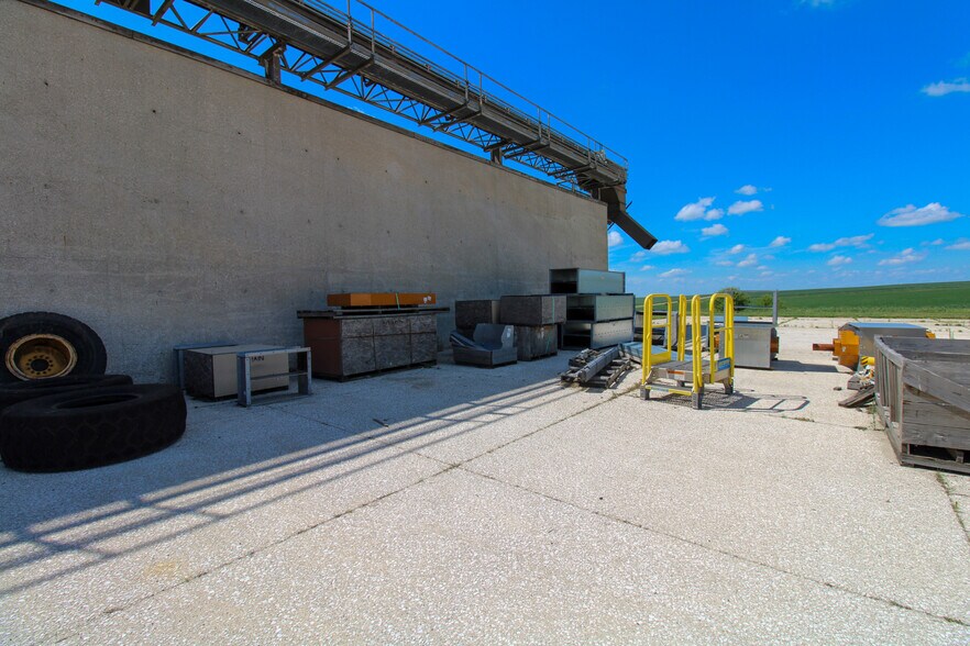 More Photos Of 6059 159th St, Galva Food Processing For Sale