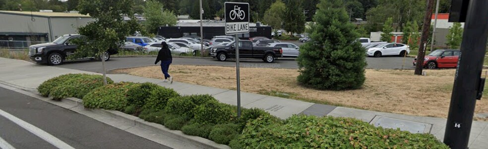 More Photos Of 13600 NE Spring Blvd, Bellevue Warehouse For Lease