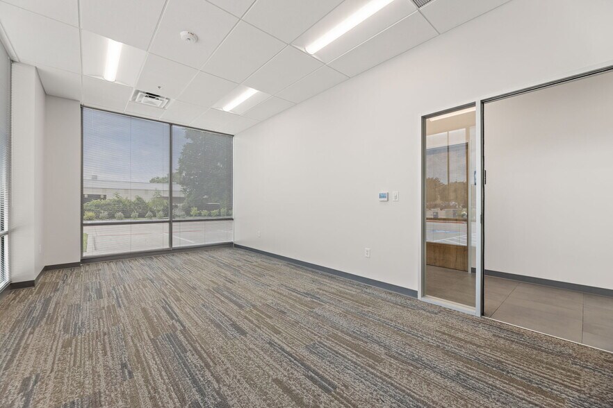 More Photos Of 3301 Enterprise Dr, Rowlett Warehouse For Sale
