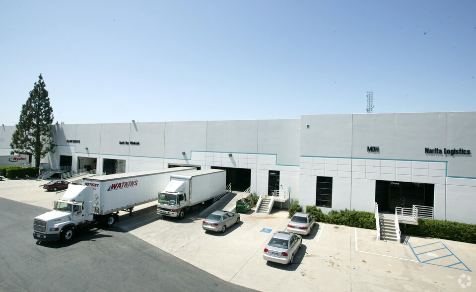 More Photos Of 17230-17258 S Main St, Gardena Distribution For Lease