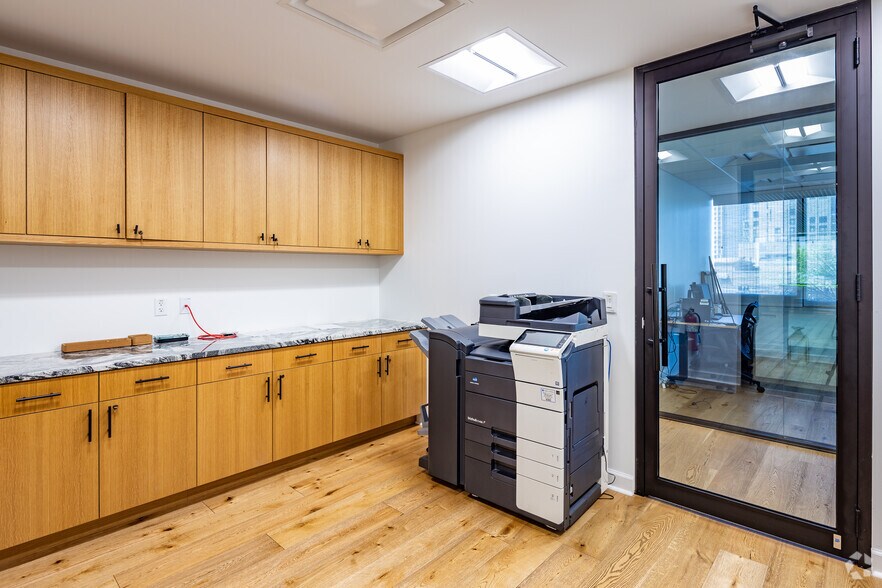 More Photos Of 600 Cleveland St, Clearwater Office For Lease