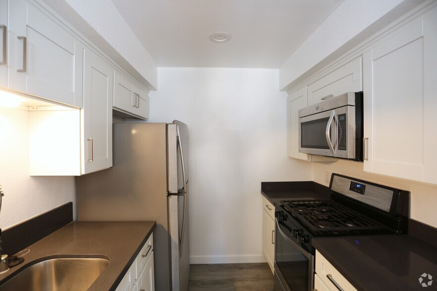 More Photos Of 8815 Cynthia St, West Hollywood Apartments For Sale