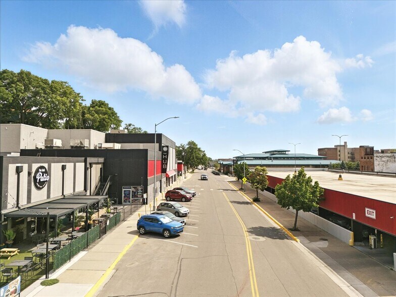 More Photos Of 7 S 4th St, Council Bluffs General Retail For Lease
