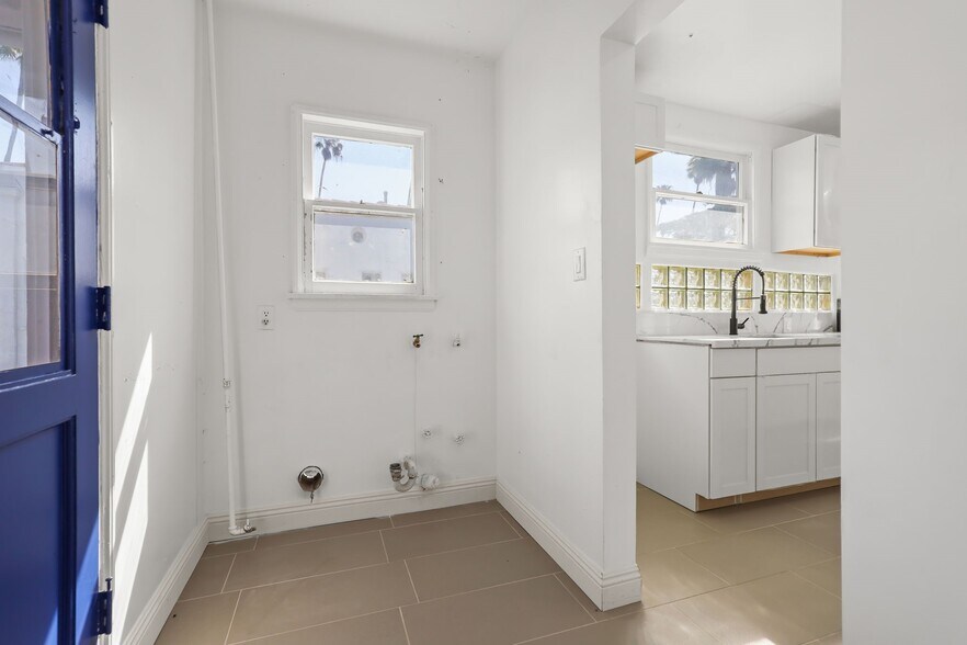 More Photos Of 4409 Victoria Park Dr, Los Angeles Apartments For Sale