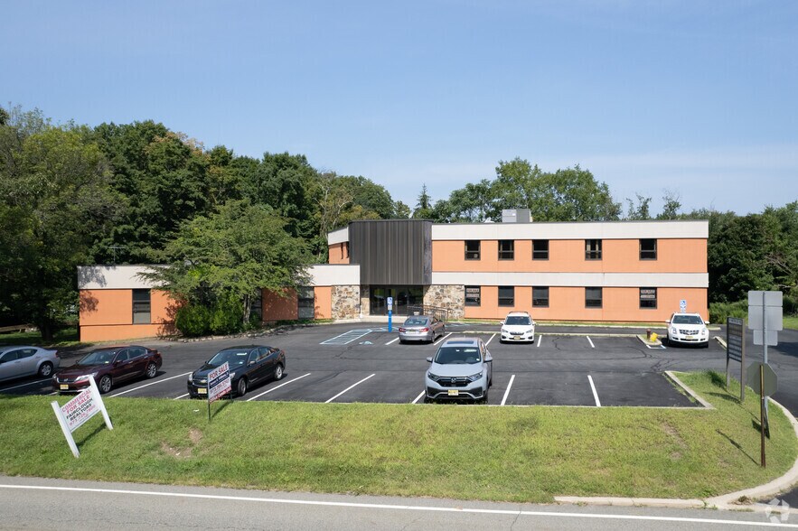 More Photos Of 4 Waterloo Rd, Stanhope Office For Sale