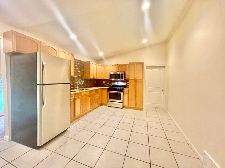 More Photos Of 9541 Horseshoe Island Rd, Clay Specialty For Sale