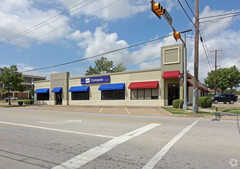 Primary Photo Of 800-810 W State St, Garland Unknown For Lease