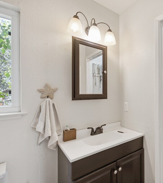 More Photos Of 1584 Chanticleer Ave, Santa Cruz Apartments For Sale