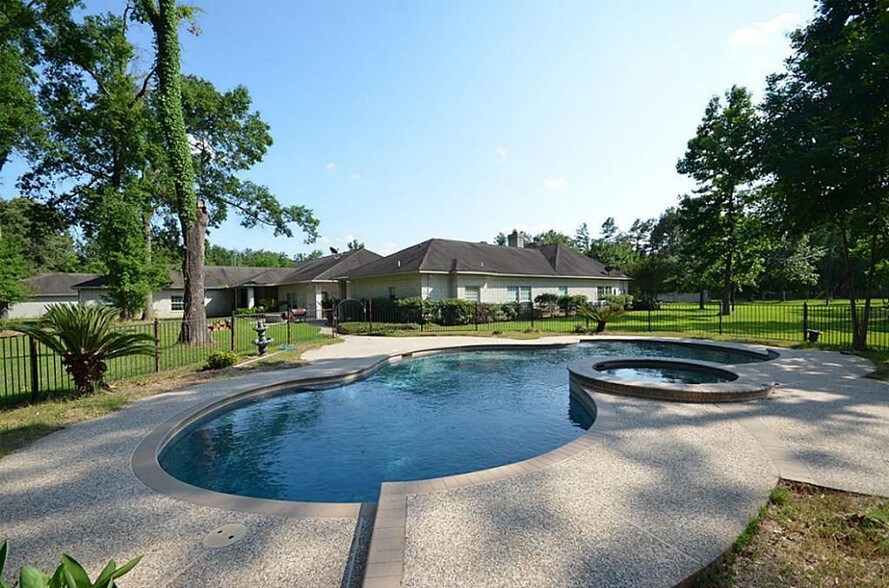 More Photos Of 3610 Otto Rd, Spring Specialty For Sale