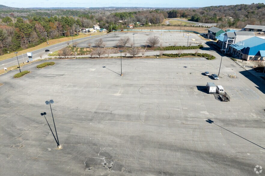 More Photos Of 4500 Splash Adventure Pky, Bessemer General Retail For Sale