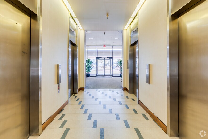 More Photos Of 5801 E 41st St, Tulsa Office For Lease