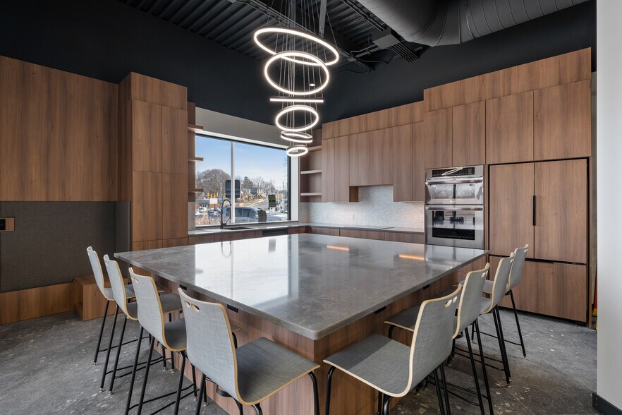 More Photos Of 150 Ann St NW, Grand Rapids Bank For Sale