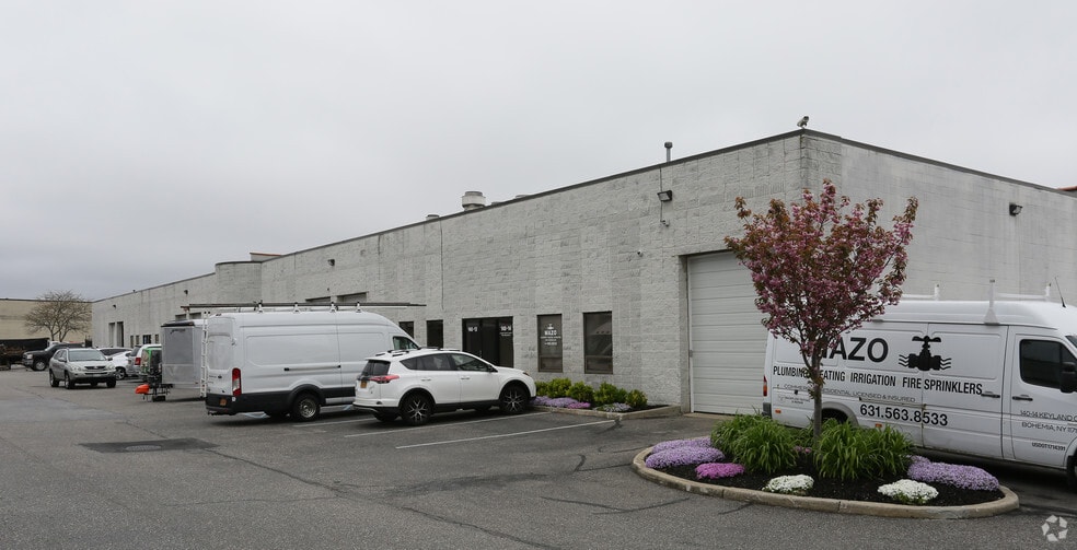 More Photos Of 140 Keyland Ct, Bohemia Warehouse For Sale