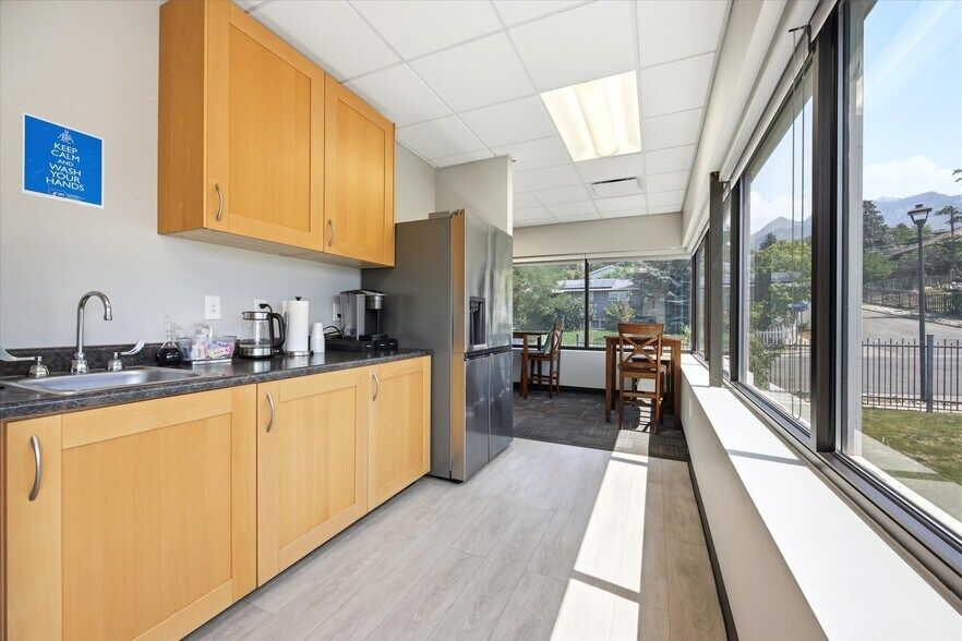 More Photos Of 2450 E Fort Union Blvd, Cottonwood Heights Office For Sale