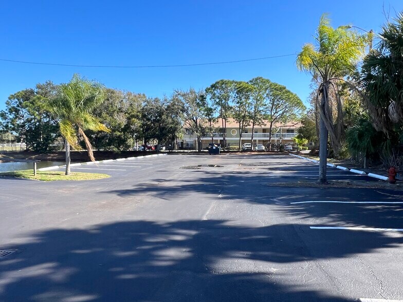 More Photos Of 13787 Belcher Rd, Largo Medical For Lease