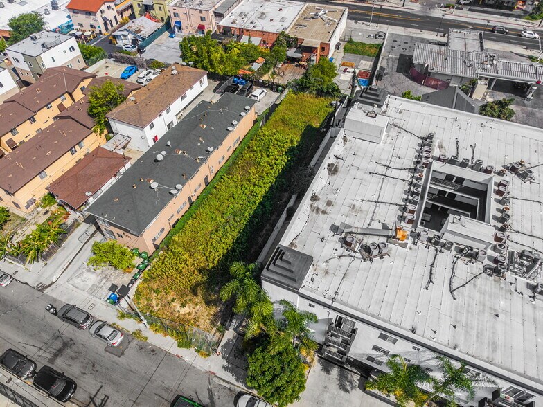 More Photos Of 2113 W Court St, Los Angeles Land For Sale