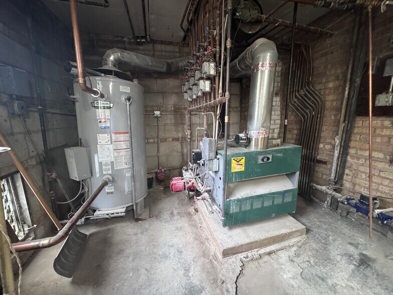 More Photos Of 12400 Greenwood Ave, Blue Island Apartments For Sale